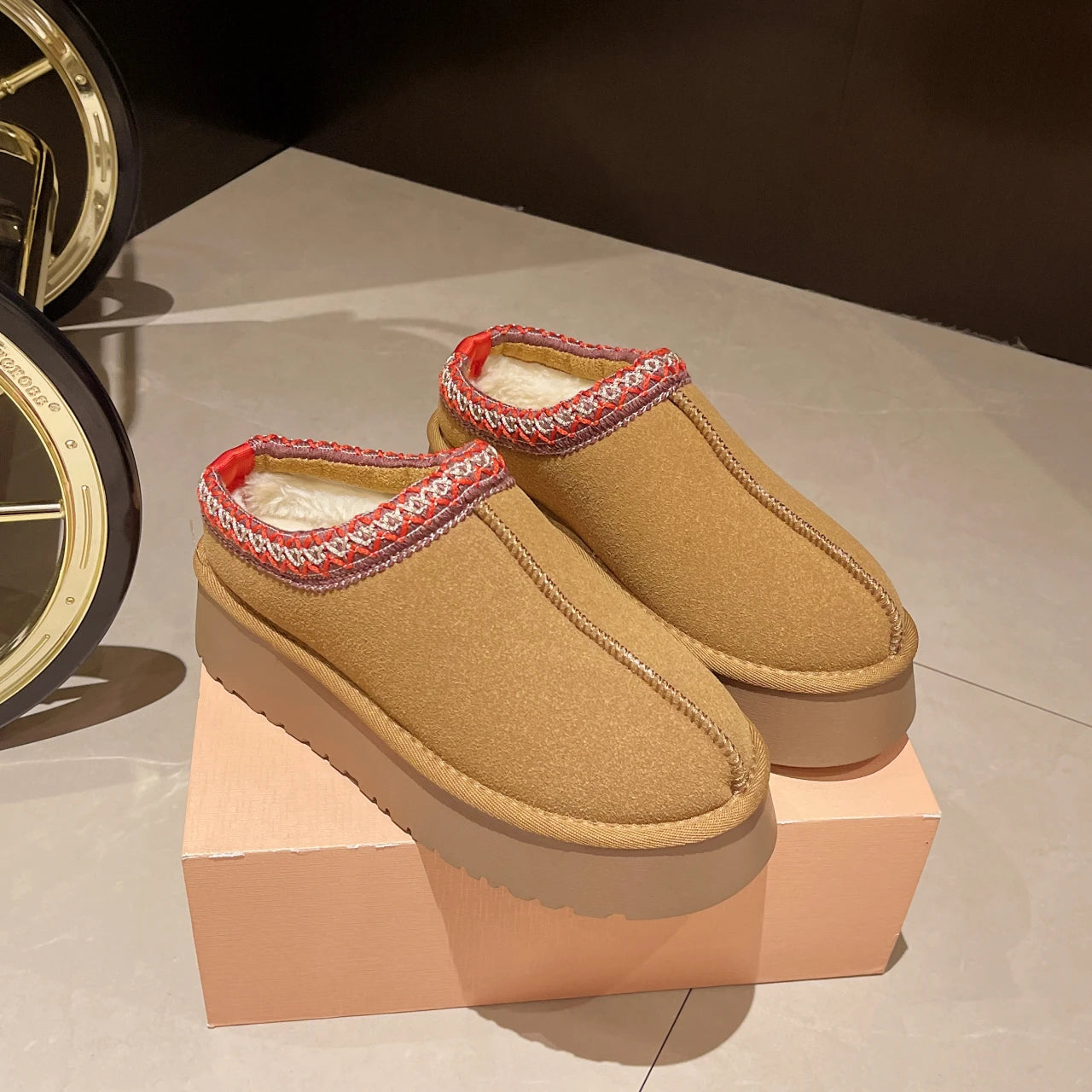 Cozy Plush Chelsea Boots™