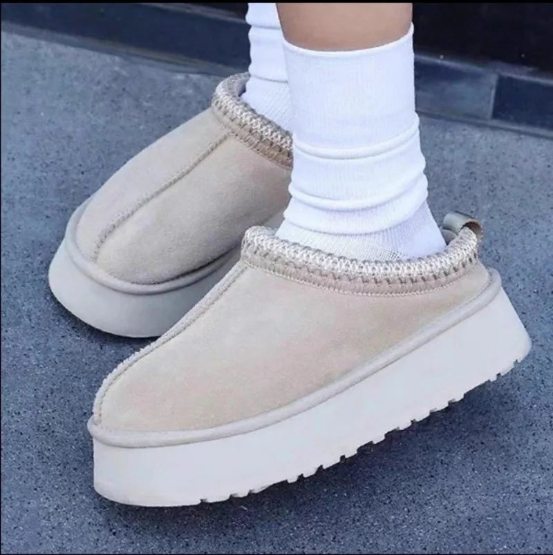 Cozy Plush Chelsea Boots™