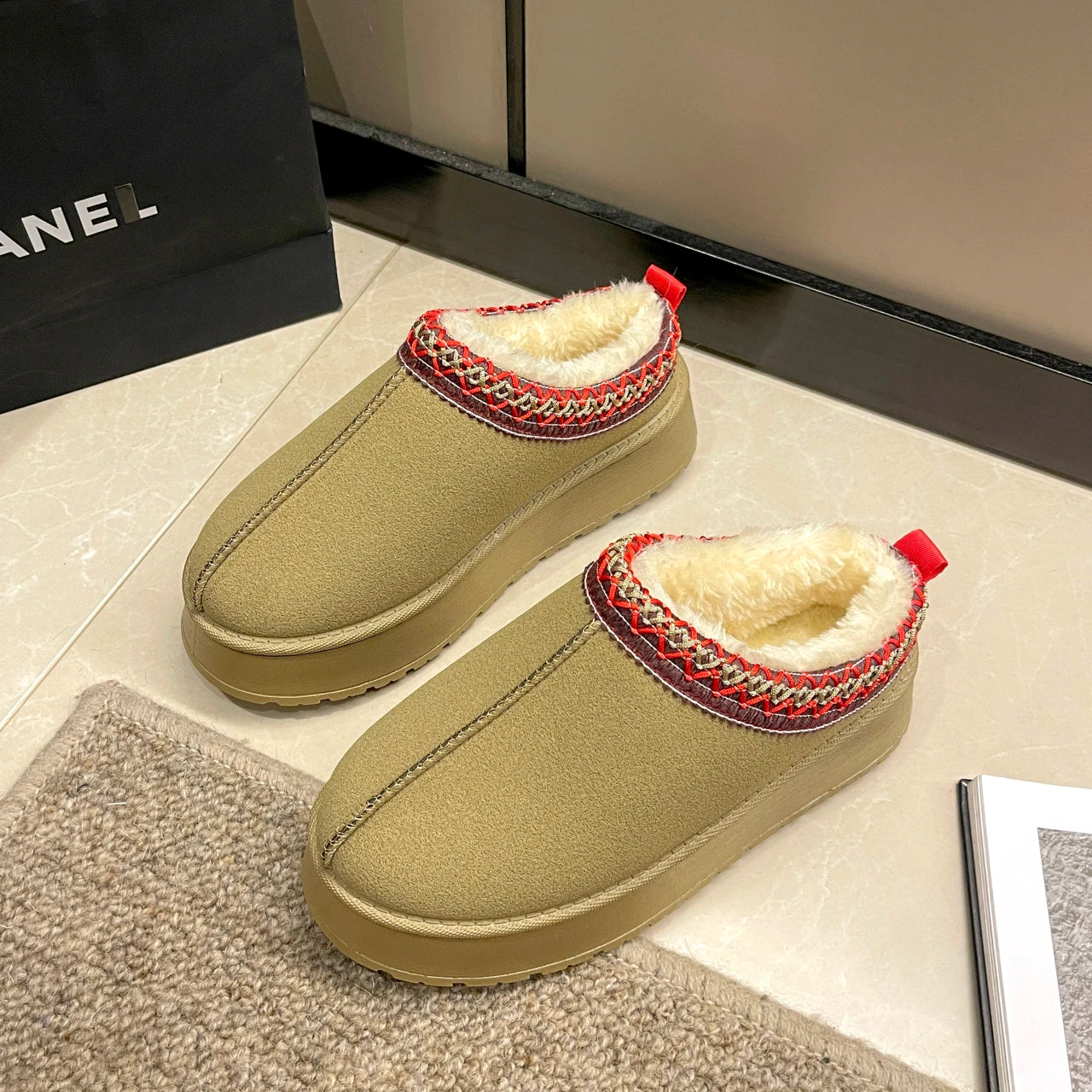 Cozy Plush Chelsea Boots™